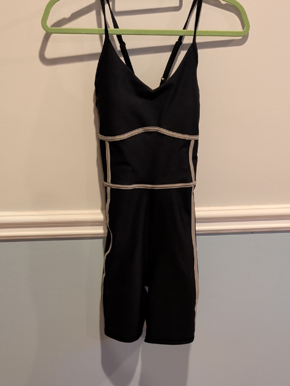YPB sculptLUX Romper One-Piece Active with Cream Piping - Picture 3 of 6